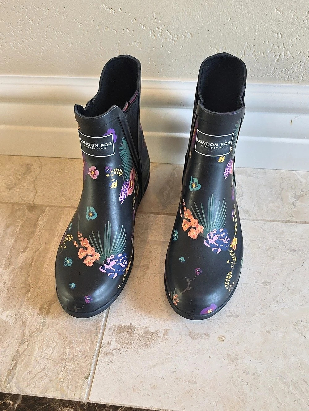 London Fog Piccadilly Rain Boot Piccadilly Floral Rain Boots Black & Multicolor
